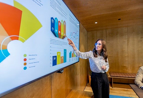 INTERACTIVE-DISPLAY-PHOTO